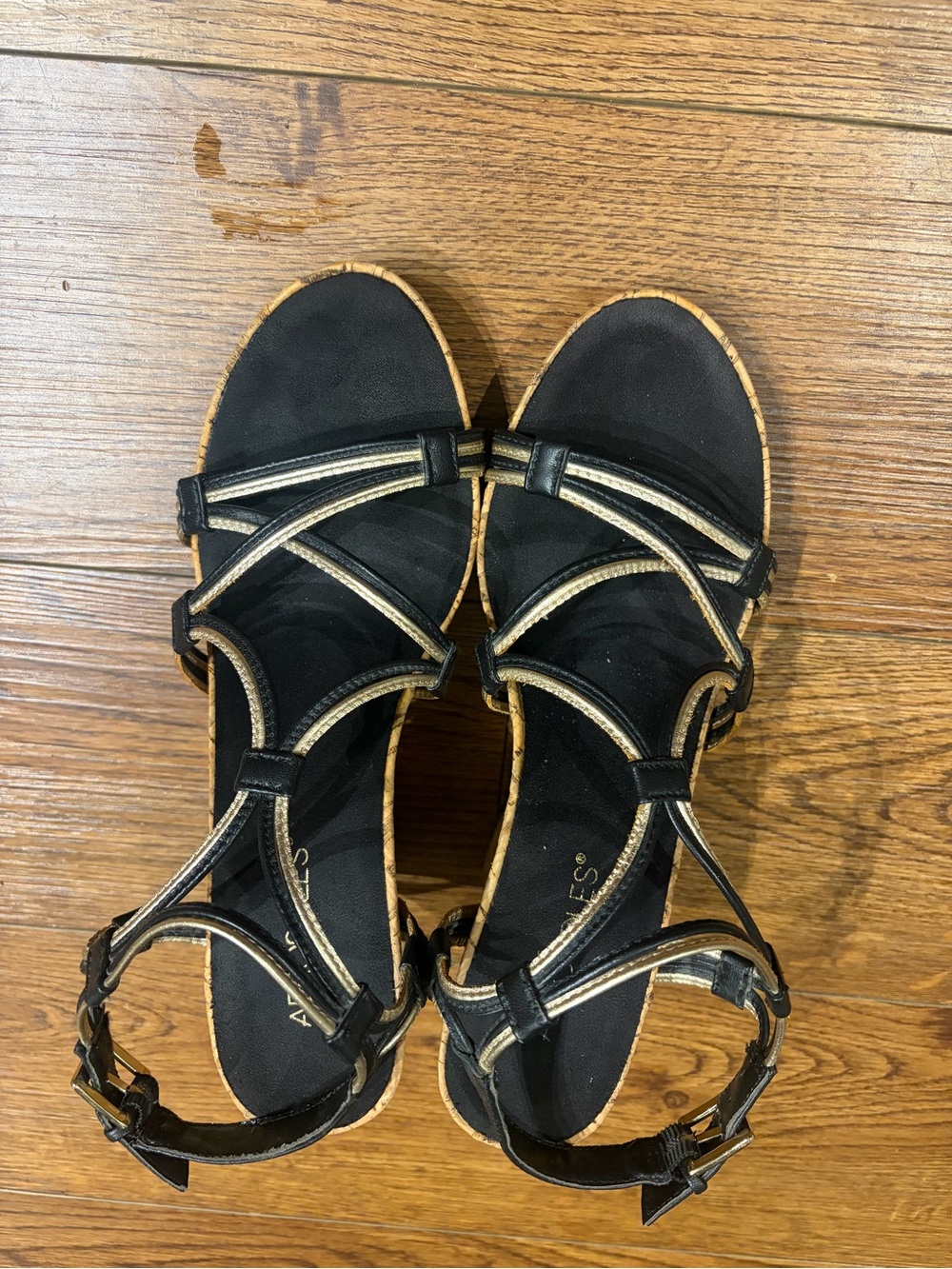 Aerosoles Black & Gold Strappy Wedge Sandals | Size 8.5 | $30 ✨